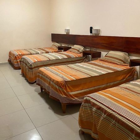 Tariri Hotel Pucallpa Buitenkant foto