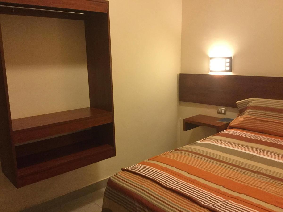 Tariri Hotel Pucallpa Buitenkant foto