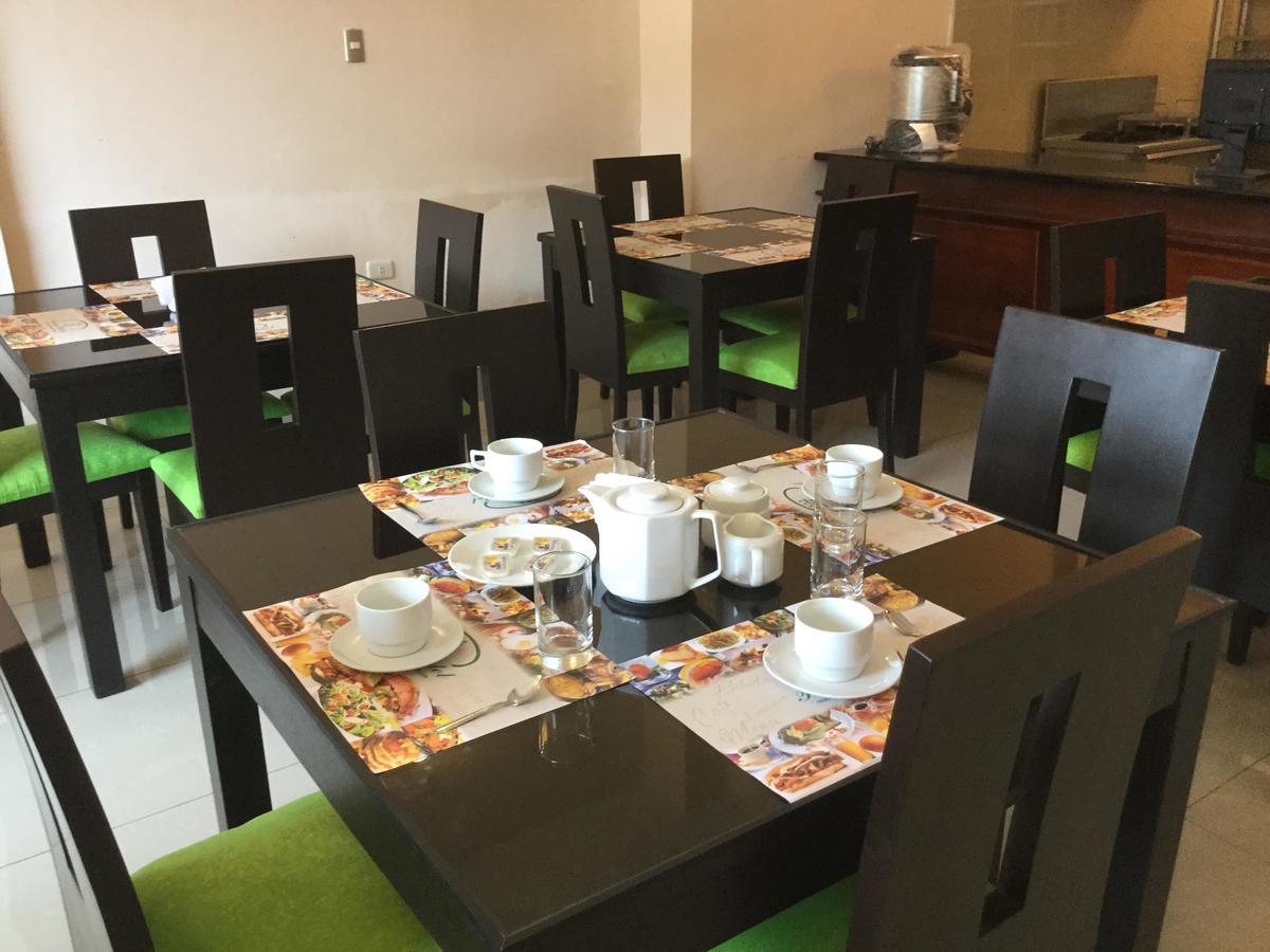 Tariri Hotel Pucallpa Buitenkant foto