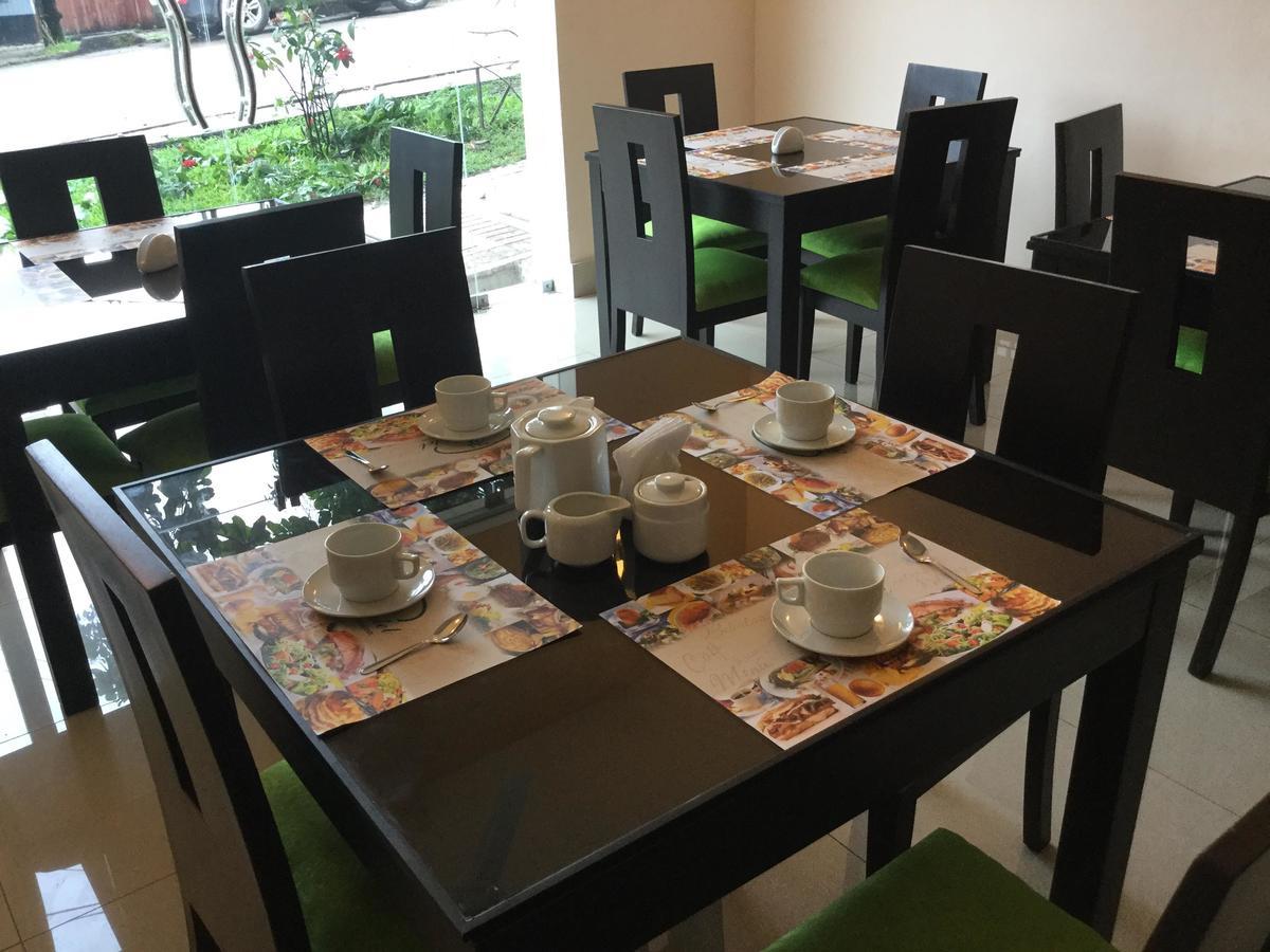 Tariri Hotel Pucallpa Buitenkant foto