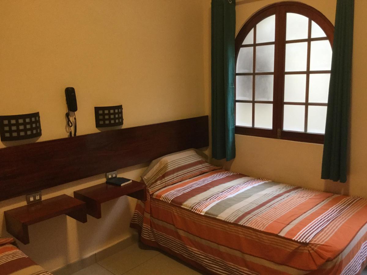 Tariri Hotel Pucallpa Buitenkant foto