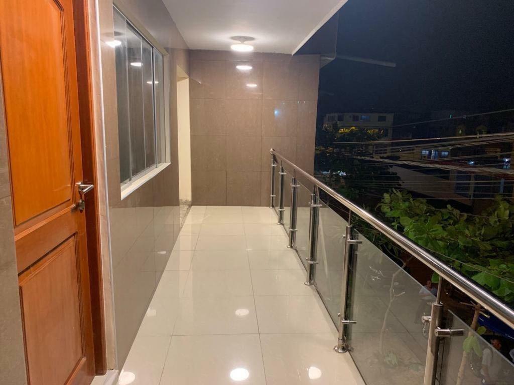 Tariri Hotel Pucallpa Buitenkant foto